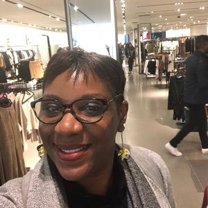 Meet your Posher, Antoinette